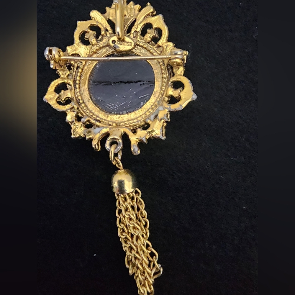 SE24 Denise Gold and Black Pendant with Tassel - Picture 5 of 9